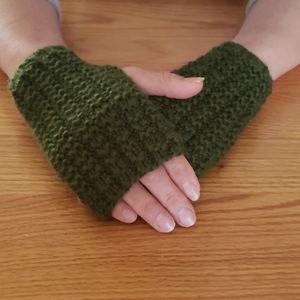 Hand made knit fingerless wrist warmer glo…